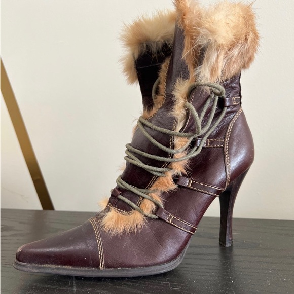 Fur Boots size 7.5 - Picture 2 of 6